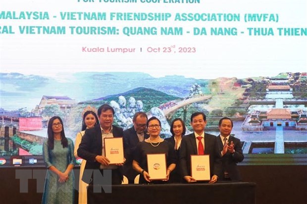 “Miền Di sản Diệu kỳ” hứa hẹn thu hút du khách Malaysia | Du lịch | Vietnam+ (VietnamPlus) “Miền Di sản Diệu kỳ” hứa hẹn thu hút du khách Malaysia | Du lịch | Vietnam+ (VietnamPlus)
