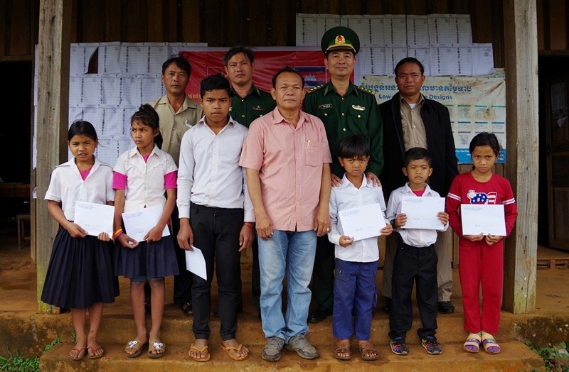 Đối ngoại biên phòng góp phần xây dựng biên giới hòa bình, hữu nghị, hợp tác cùng phát triển Đối ngoại biên phòng góp phần xây dựng biên giới hòa bình, hữu nghị, hợp tác cùng phát triển