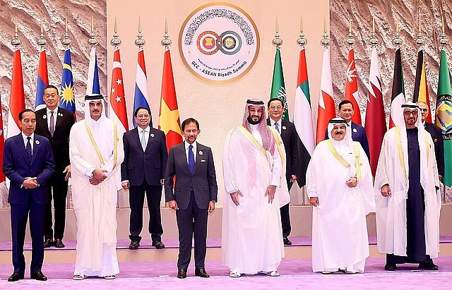 PM Attending ASEAN-GCC Summit Affirms Vietnam's Responsible Contributions PM Attending ASEAN-GCC Summit Affirms Vietnam's Responsible Contributions