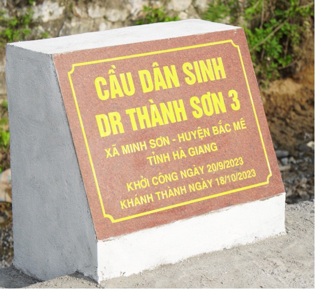 Cầu Dr Thành Sơn 03 được xây dựng tại thôn Bình Ba, xã Minh Sơn, huyện Bắc Mê, tỉnh Hà Giang. Cầu Dr Thành Sơn 03 được xây dựng tại thôn Bình Ba, xã Minh Sơn, huyện Bắc Mê, tỉnh Hà Giang.