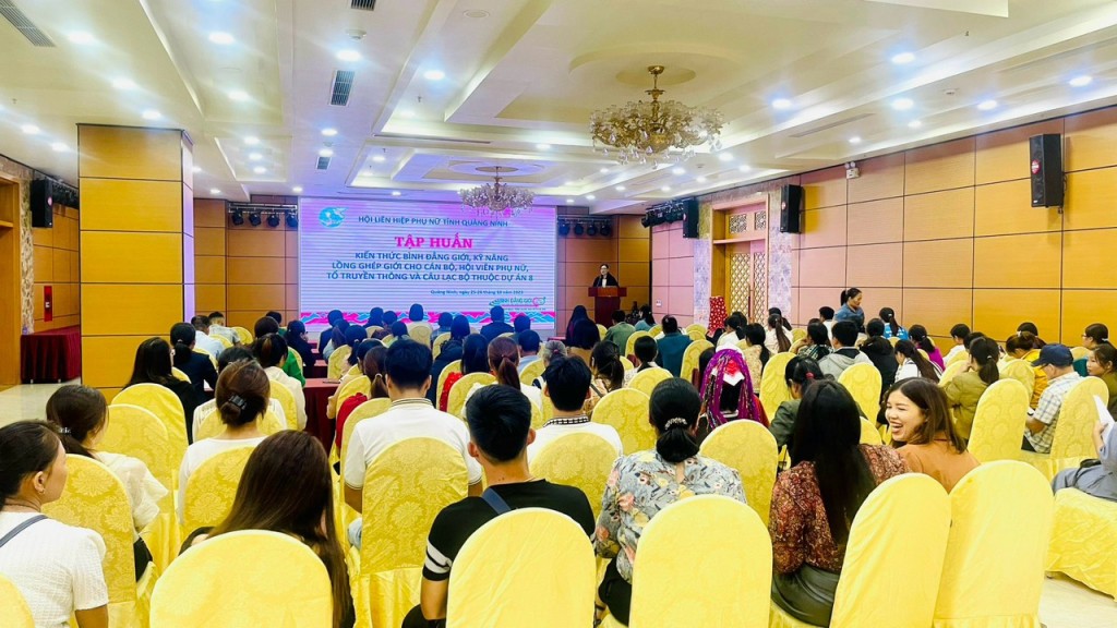 Lớp tập huấn được tổ chức tại thành phố Hạ Long (Quảng Ninh). Lớp tập huấn được tổ chức tại thành phố Hạ Long (Quảng Ninh).
