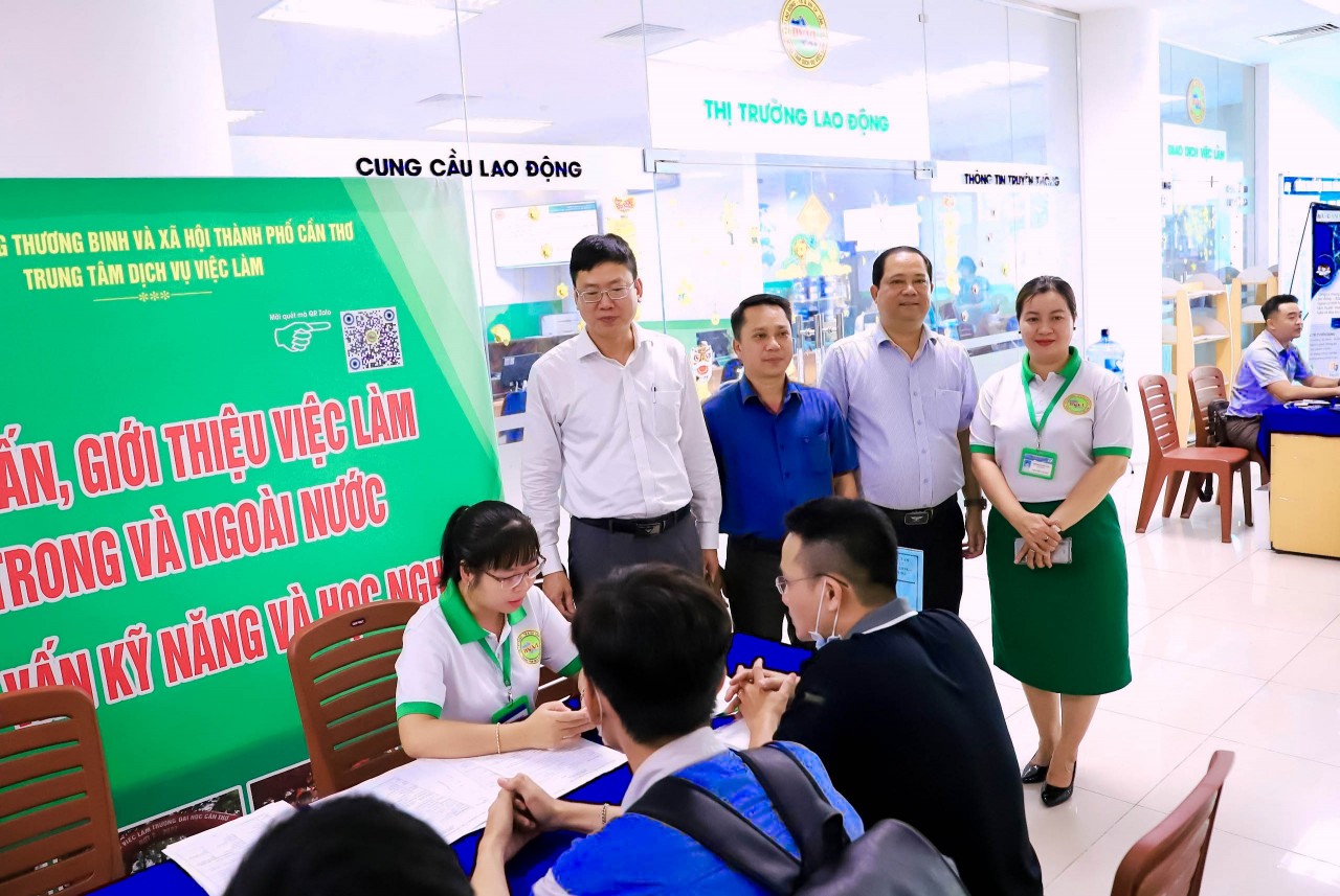 Hơn 16.800 vị trí việc làm trống cần tuyển lao động tại các tỉnh, thành phía Nam Hơn 16.800 vị trí việc làm trống cần tuyển lao động tại các tỉnh, thành phía Nam
