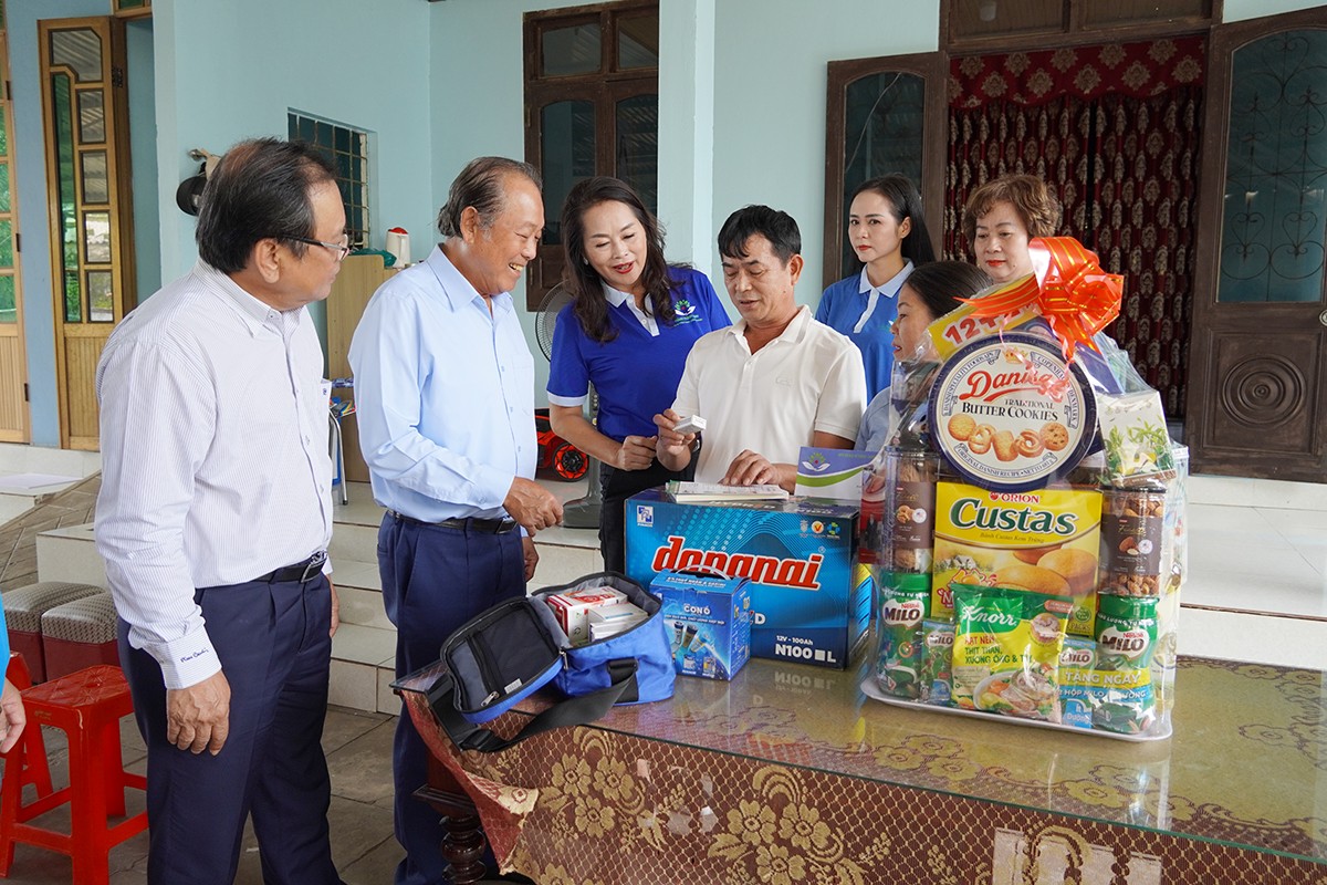 Nhiều hoạt động ý nghĩa qua Chương trình “Cùng ngư dân thắp sáng đèn trên biển” tại Quảng Bình Nhiều hoạt động ý nghĩa qua Chương trình “Cùng ngư dân thắp sáng đèn trên biển” tại Quảng Bình