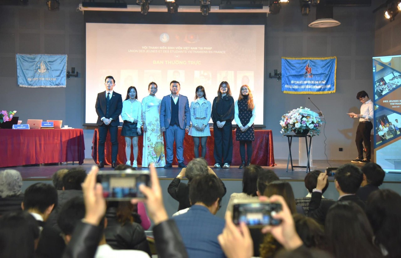 UEVF đặt mục tiêu phát triển, kết nối mạng lưới tri thức Việt tại Pháp trong nhiệm kỳ 2023-2025 UEVF đặt mục tiêu phát triển, kết nối mạng lưới tri thức Việt tại Pháp trong nhiệm kỳ 2023-2025