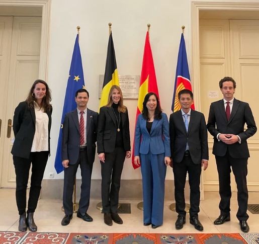 Vietnam, EU Commit to Working Together to Promote Sustainable, Inclusive Prosperity Vietnam, EU Commit to Working Together to Promote Sustainable, Inclusive Prosperity