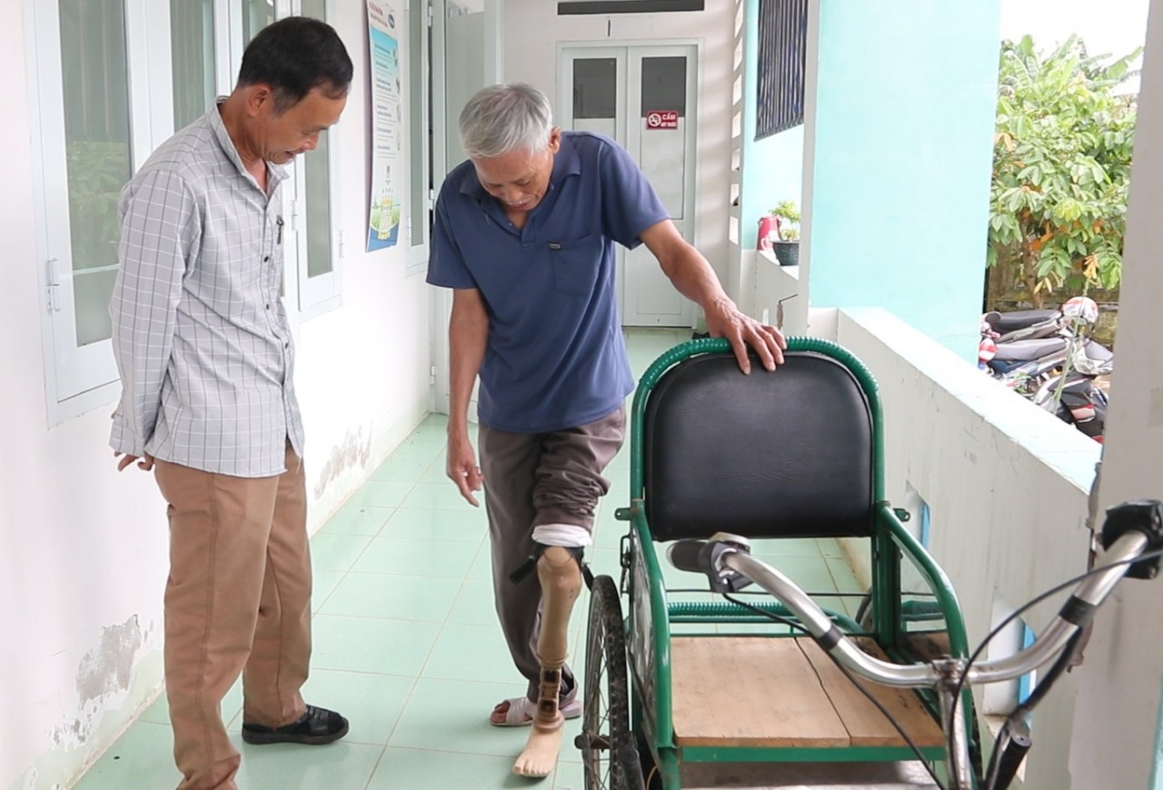 MCNV hỗ trợ làm chân tay giả, giày nẹp chỉnh hình cho người khuyết tật MCNV hỗ trợ làm chân tay giả, giày nẹp chỉnh hình cho người khuyết tật