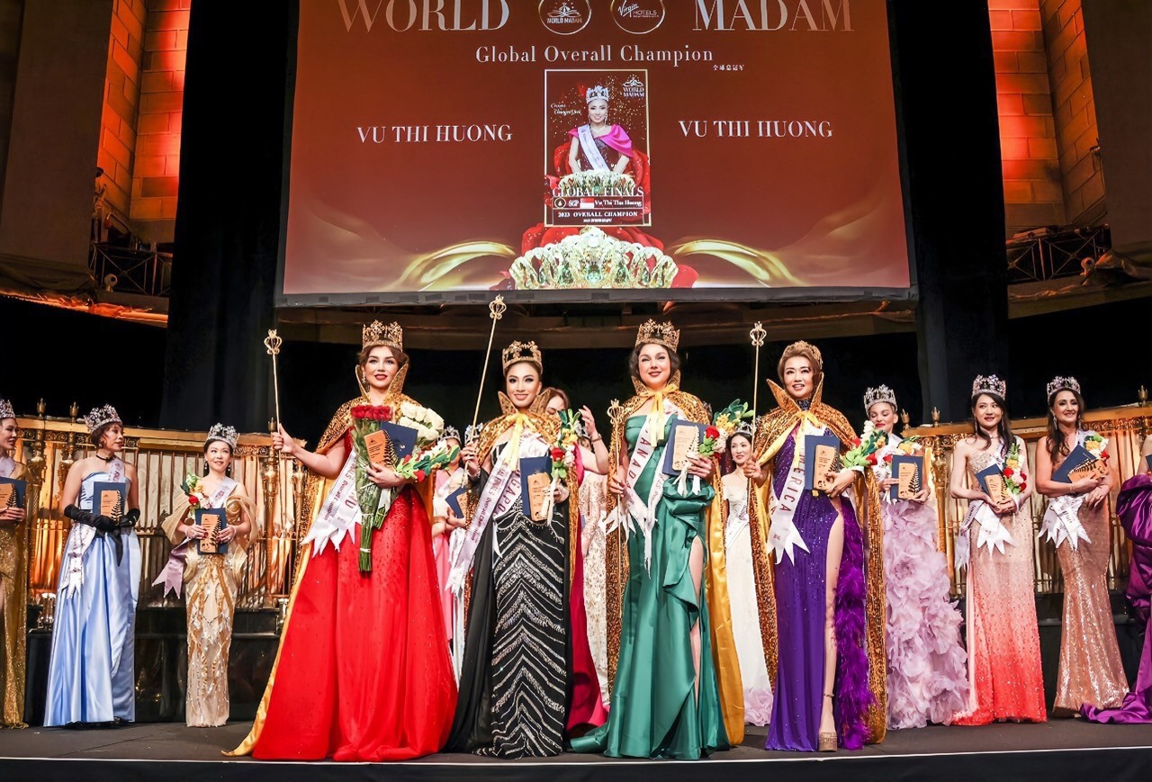 Việt kiều Singapore giành vương miện World Madam Global 2023 tại Mỹ Việt kiều Singapore giành vương miện World Madam Global 2023 tại Mỹ