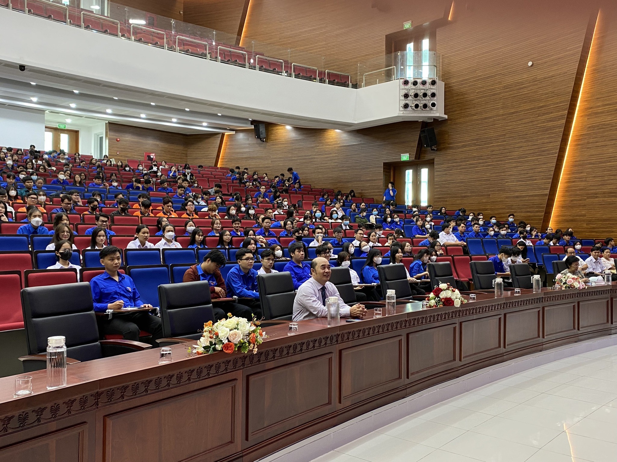 tọa đàm Giới trẻ có vai trò quan trọng trong hoạt động đối ngoại nhân dân