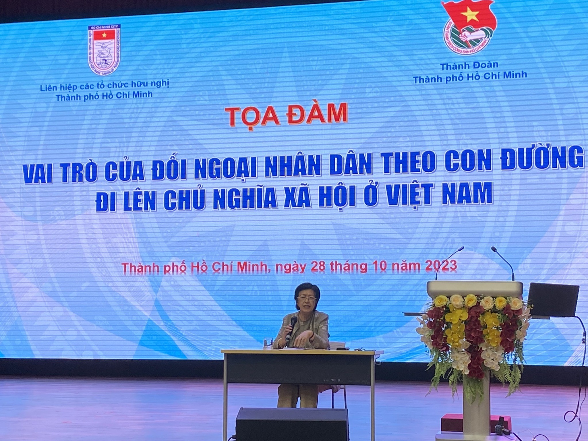 Nhà ngoại giao Tôn Nữ Thị Ninh phát biểu tại tọa đàm. (Ảnh: HUFO) Nhà ngoại giao Tôn Nữ Thị Ninh phát biểu tại tọa đàm. (Ảnh: HUFO)