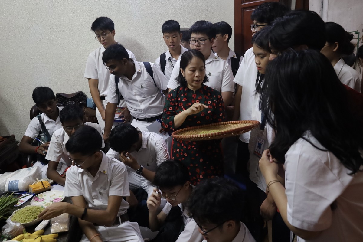 Youth Exchange Program Boosts Vietnam - Singapore Friendship Youth Exchange Program Boosts Vietnam - Singapore Friendship