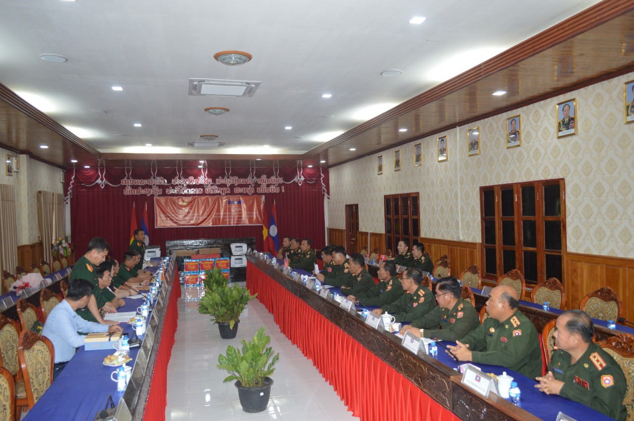 Thêm nghĩa tình sẻ chia với nước bạn Lào Thêm nghĩa tình sẻ chia với nước bạn Lào
