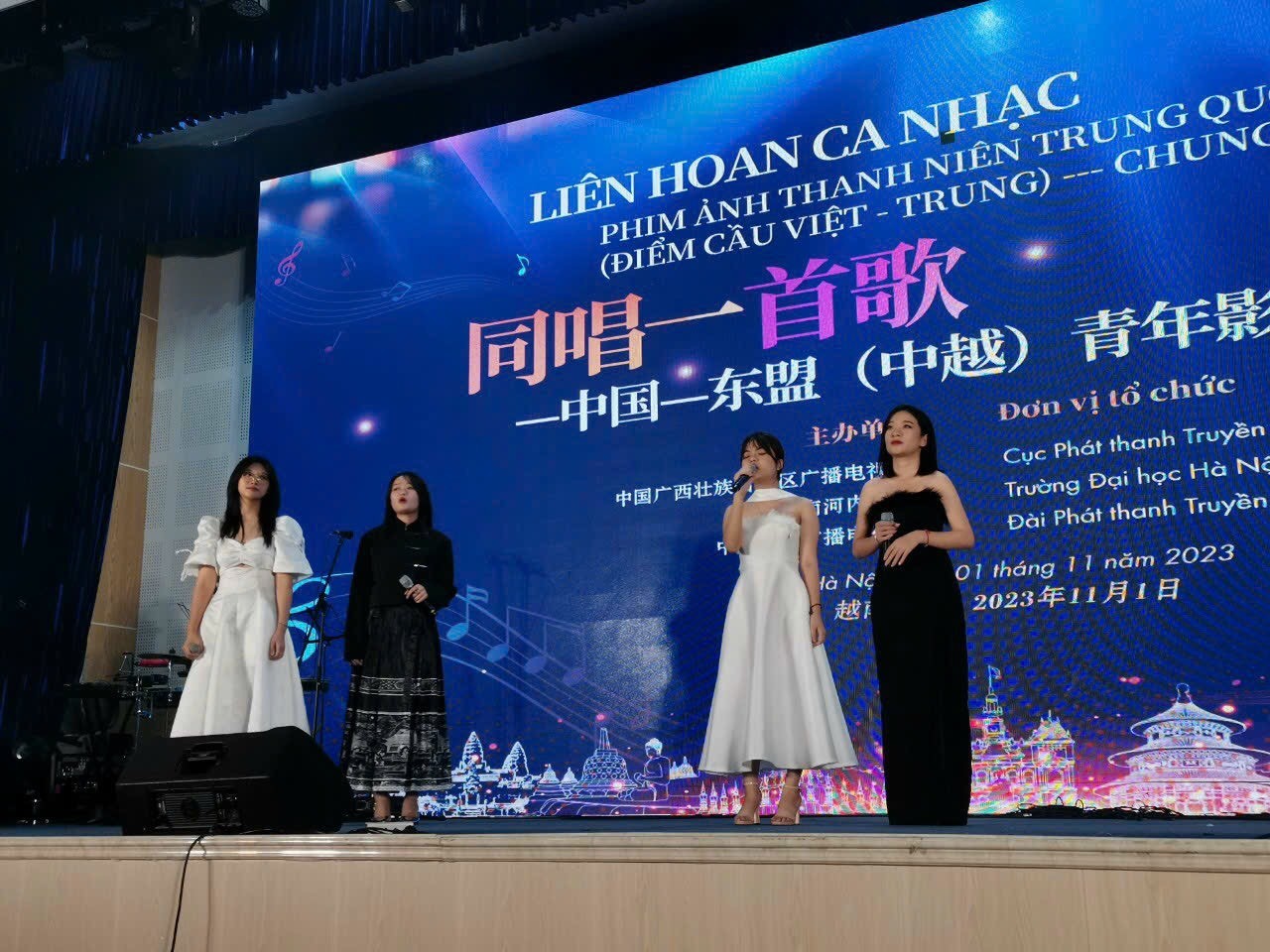 400 thanh niên Việt Nam và Trung Quốc giao lưu thông qua ngôn ngữ âm nhạc
