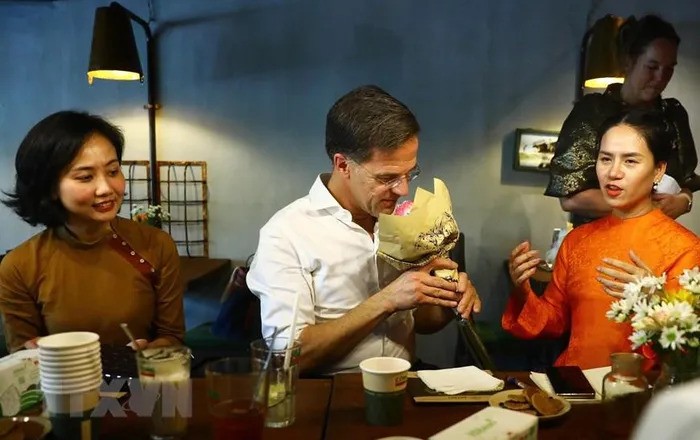 Thủ tướng Phạm Minh Chính và Thủ tướng Hà Lan Mark Rutte cùng đạp xe dạo phố Hà Nội Thủ tướng Phạm Minh Chính và Thủ tướng Hà Lan Mark Rutte cùng đạp xe dạo phố Hà Nội