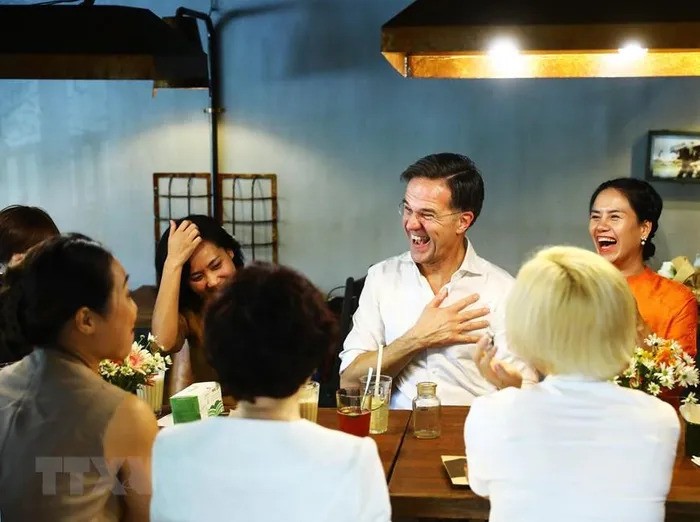 Thủ tướng Phạm Minh Chính và Thủ tướng Hà Lan Mark Rutte cùng đạp xe dạo phố Hà Nội Thủ tướng Phạm Minh Chính và Thủ tướng Hà Lan Mark Rutte cùng đạp xe dạo phố Hà Nội