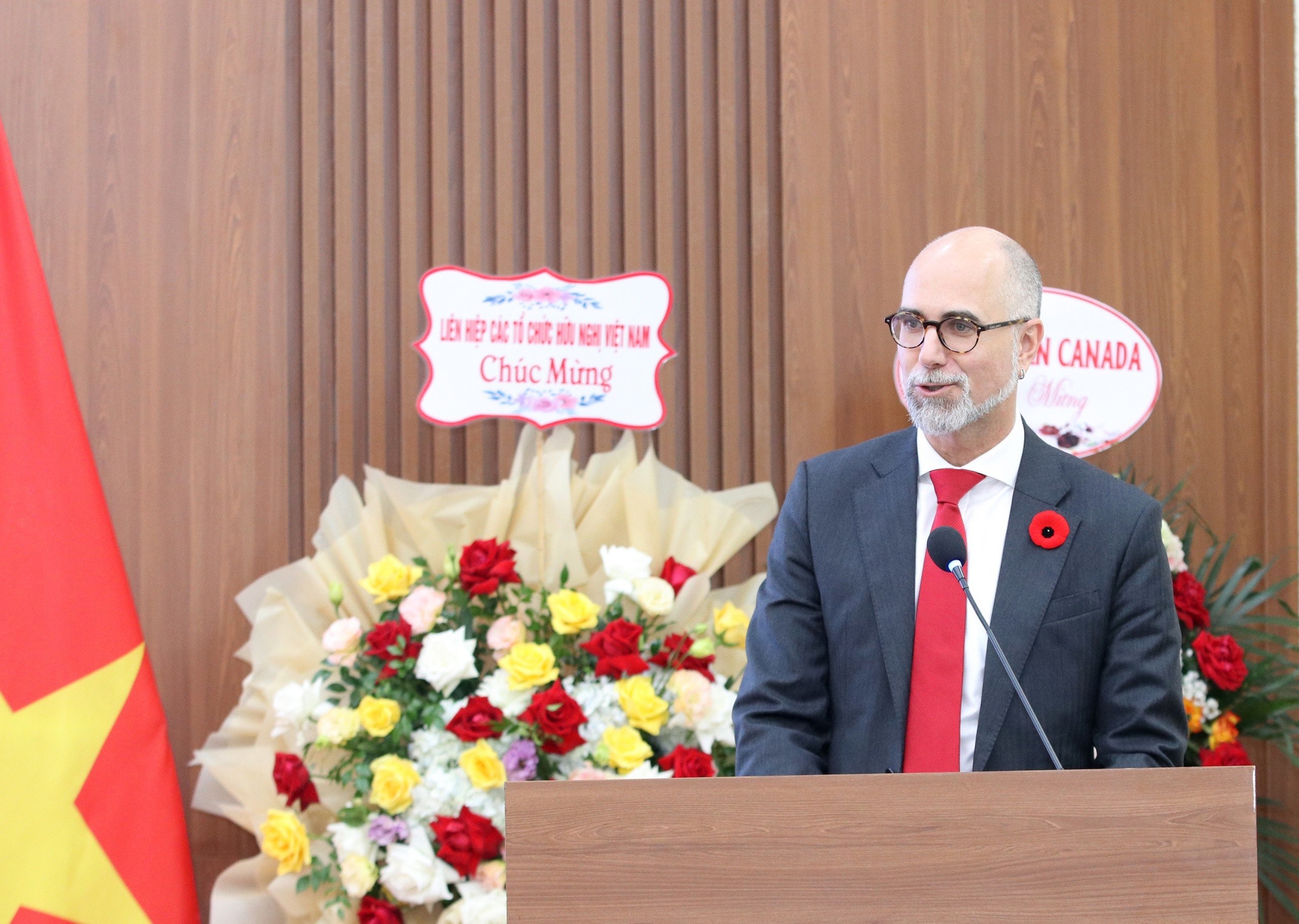 Đại sứ Canada tại Việt Nam Shawn Perry Steil ghi nhận vai trò của VUFO và Hội hữu nghị Việt Nam – Canada trong việc tạo dựng quan hệ ý nghĩa, lâu dài giữa Canada và Việt Nam. (Ảnh: Thu Hà) Đại sứ Canada tại Việt Nam Shawn Perry Steil ghi nhận vai trò của VUFO và Hội hữu nghị Việt Nam – Canada trong việc tạo dựng quan hệ ý nghĩa, lâu dài giữa Canada và Việt Nam. (Ảnh: Thu Hà)