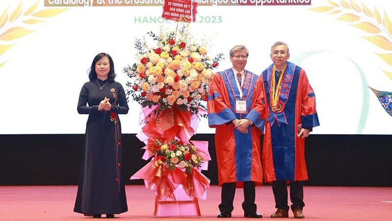 Vietnamese President Hailed Contributions of Cardiology Personnel Vietnamese President Hails Contributions of Cardiology Personnel