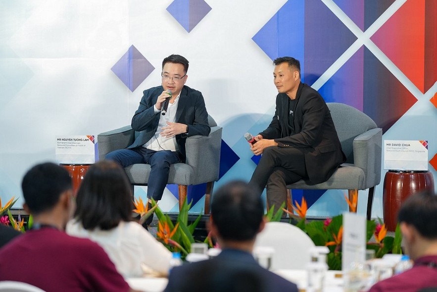 ASEAN Youth Fellowship: Connect to Drive Regional Growth ASEAN Youth Fellowship: Connect to Drive Regional Growth