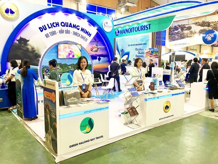 Gian trưng bày sản phẩm du lịch của Quảng Ninh tại Hội chợ Quốc tế du lịch Việt Nam. Gian trưng bày sản phẩm du lịch của Quảng Ninh tại Hội chợ Quốc tế du lịch Việt Nam.