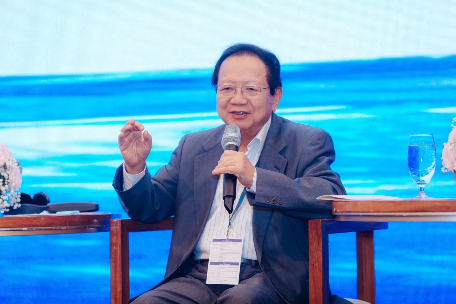 Đại sứ Nguyễn Đức Hùng phát biểu tại Hội thảo quốc tế lần thứ 15 về Biển Đông. (Ảnh: NVCC) Đại sứ Nguyễn Đức Hùng phát biểu tại Hội thảo quốc tế lần thứ 15 về Biển Đông. (Ảnh: NVCC)