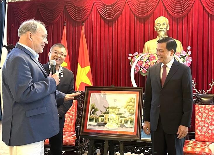 Thúc đẩy hợp tác về công nghệ, tin học, chip bán dẫn giữa Đồng Nai và Montgomery (Hoa Kỳ) Thúc đẩy hợp tác về công nghệ, tin học, chip bán dẫn giữa Đồng Nai và Montgomery (Hoa Kỳ)