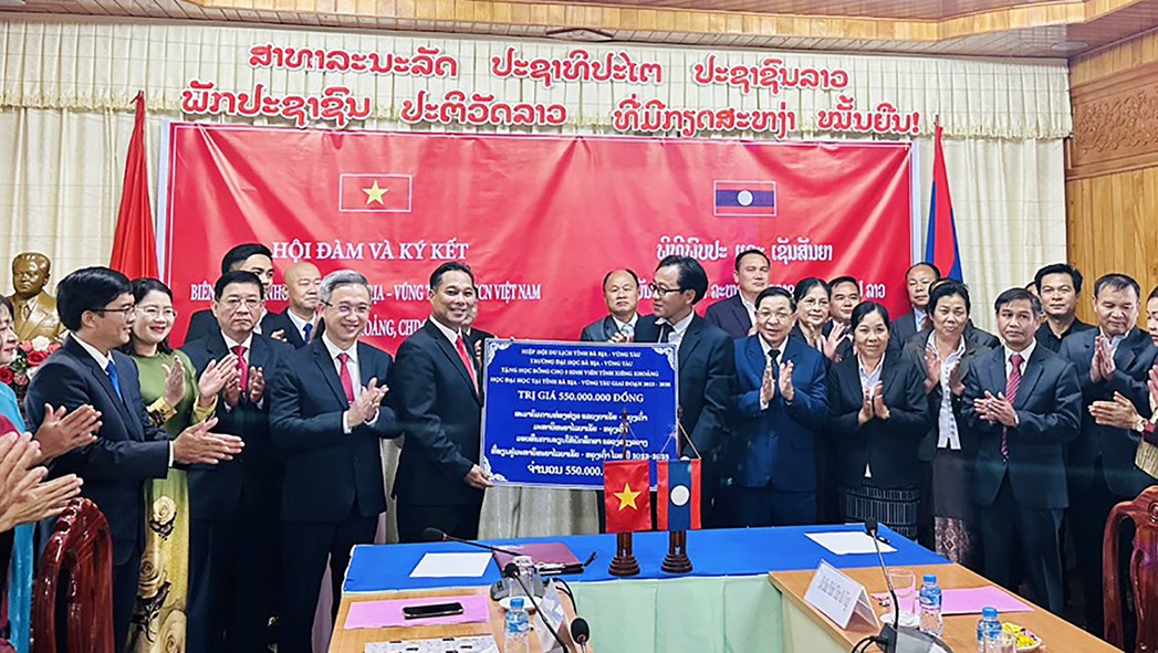 Bà Rịa-Vũng Tàu: sinh viên Lào được nhận học bổng Bà Rịa-Vũng Tàu: sinh viên Lào được nhận học bổng