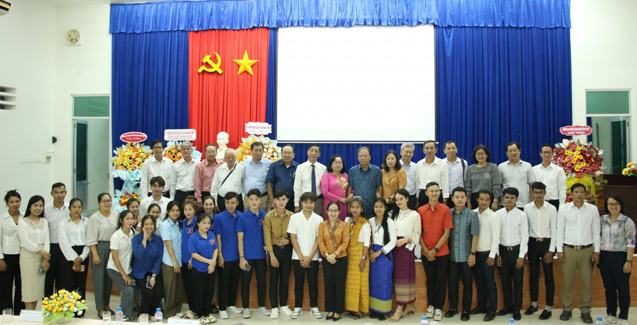 Đồng Tháp mở rộng quan hệ hợp tác với các địa phương nước bạn Campuchia Đồng Tháp mở rộng quan hệ hợp tác với các địa phương nước bạn Campuchia