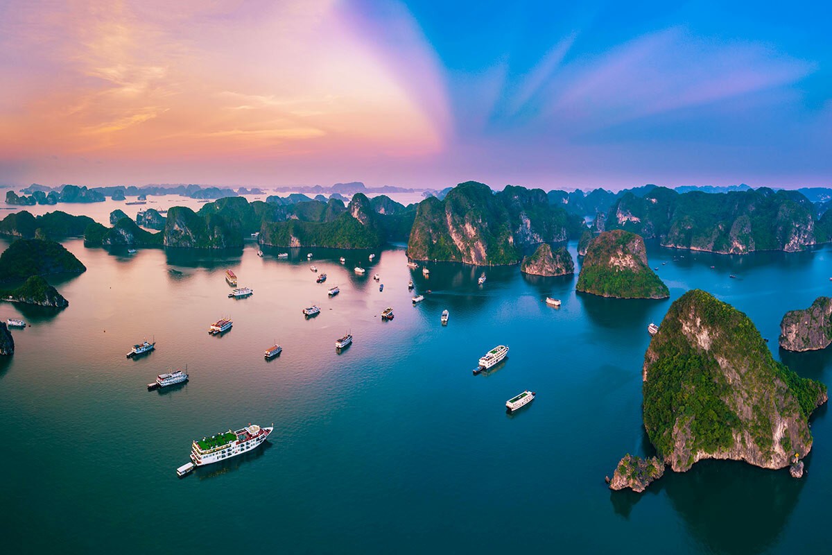 Tạp chí Condé Nast Traveler: Vịnh Hạ Long là 1 trong 51 điểm đến đẹp nhất thế giới Tạp chí Condé Nast Traveler: Vịnh Hạ Long là 1 trong 51 điểm đến đẹp nhất thế giới