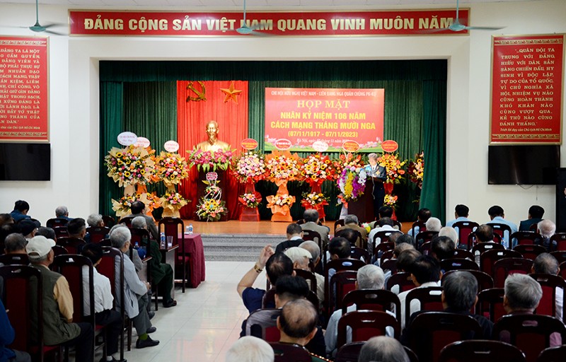 Chi hội Hữu nghị Việt Nam - Liên bang Nga Quân chủng PK-KQ họp mặt kỷ niệm 106 năm Cách mạng Tháng Mười Nga Chi hội Hữu nghị Việt Nam - Liên bang Nga Quân chủng PK-KQ họp mặt kỷ niệm 106 năm Cách mạng Tháng Mười Nga