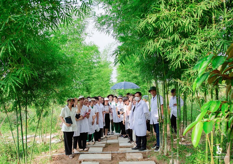 Khám phá vùng nguyên liệu tại vườn thảo dược GeneCell