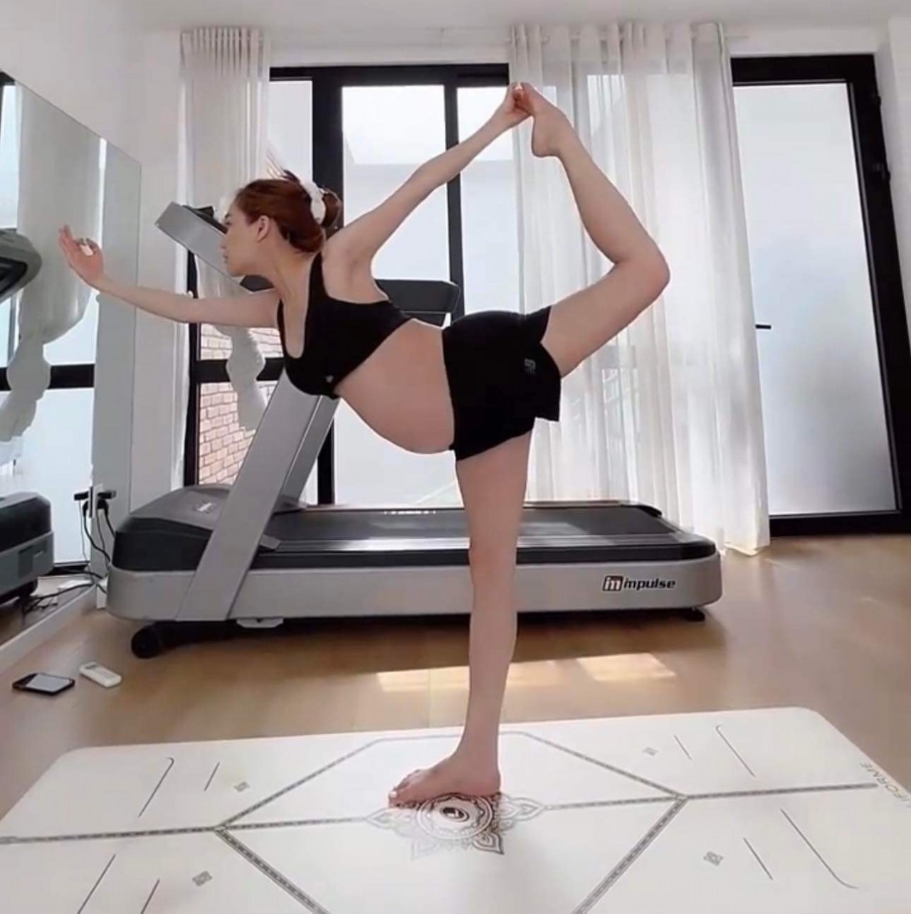 Nhã Phương tiết lộ bí kíp lấy lại vóc dáng thần tốc chỉ sau 2 tuần sinh con