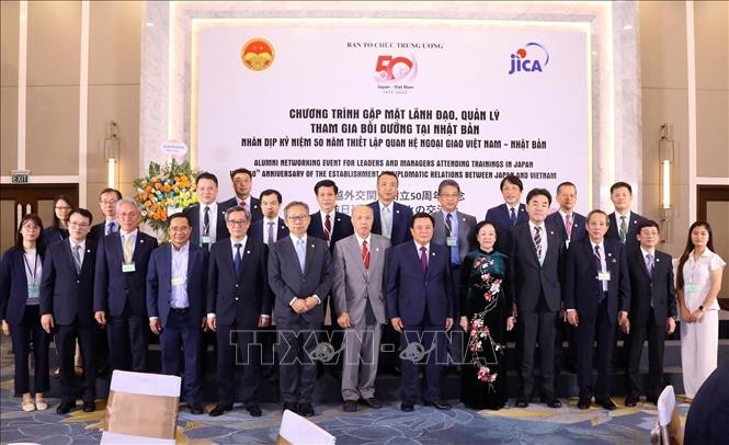 Các đại biểu tham gia chương trình. (Ảnh: TTXVN) Các đại biểu tham gia chương trình. (Ảnh: TTXVN)