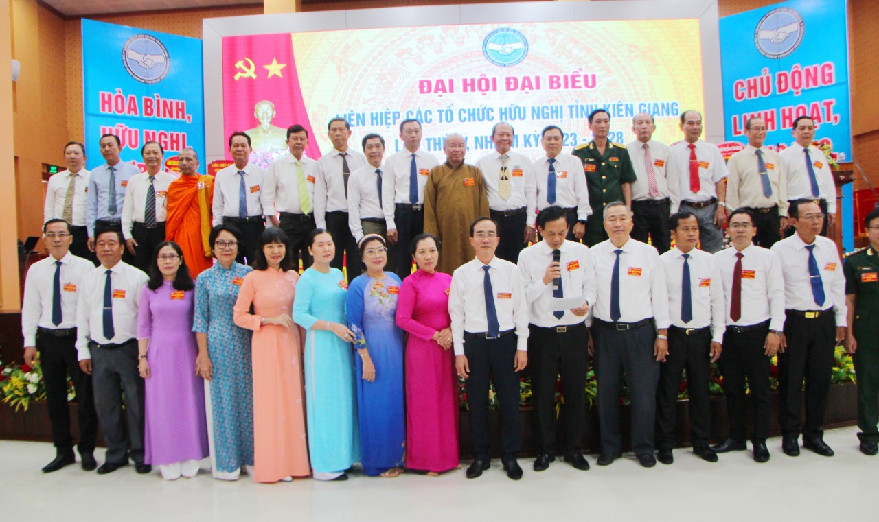 Ông Trần Chí Dũng tái đắc cử Chủ tịch Liên hiệp các tổ chức hữu nghị Kiên Giang Ông Trần Chí Dũng tái đắc cử Chủ tịch Liên hiệp các tổ chức hữu nghị Kiên Giang