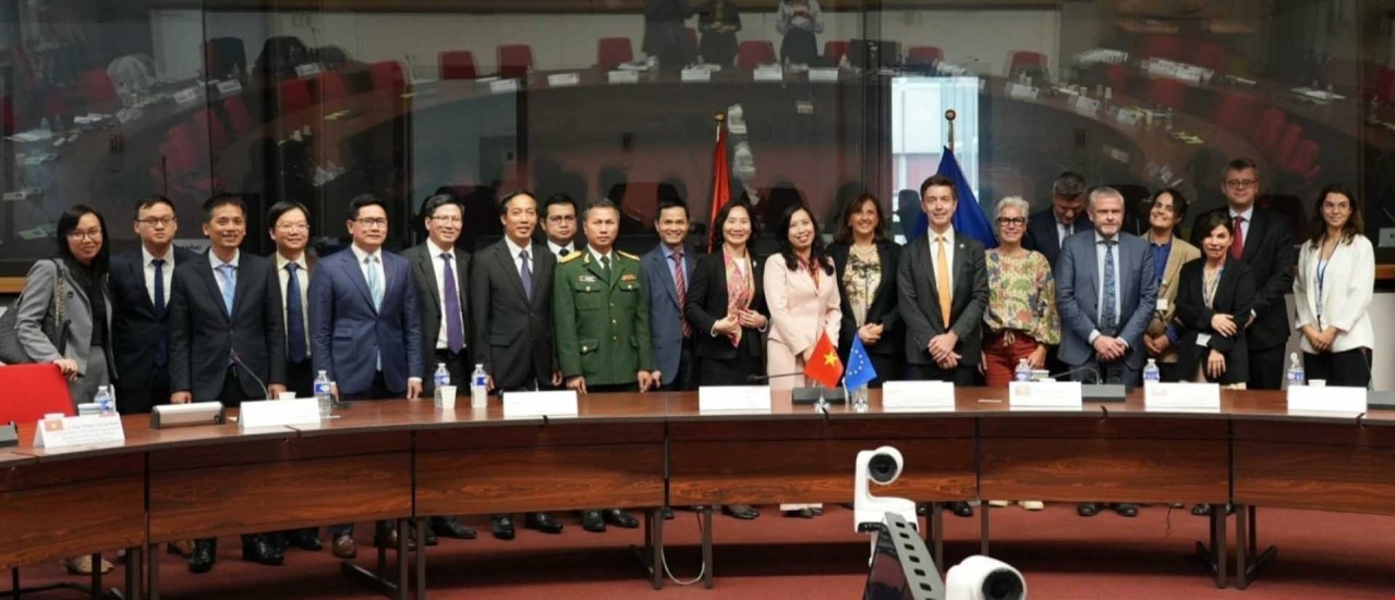 Vietnam, EU Commit to Working Together to Promote Sustainable, Inclusive Prosperity Vietnam, EU Commit to Working Together to Promote Sustainable, Inclusive Prosperity