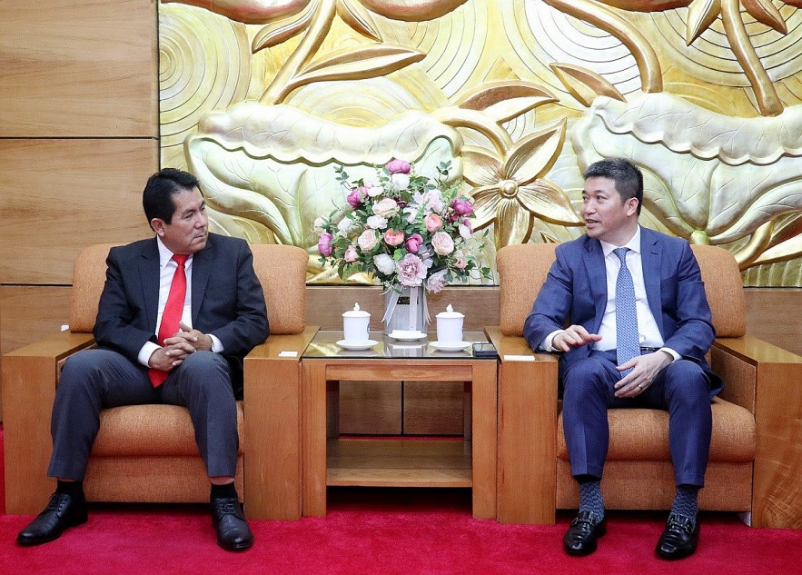 Peruvian Communist Party Looks to Consult Vietnam's Path to Socialism Peruvian Communist Party Looks to Consult Vietnam's Path to Socialism