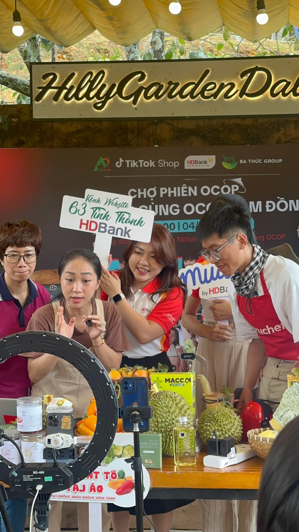 HDBank cùng Agritrade thúc đẩy tiêu thụ nông sản Việt trên nền tảng số HDBank cùng Agritrade thúc đẩy tiêu thụ nông sản Việt trên nền tảng số