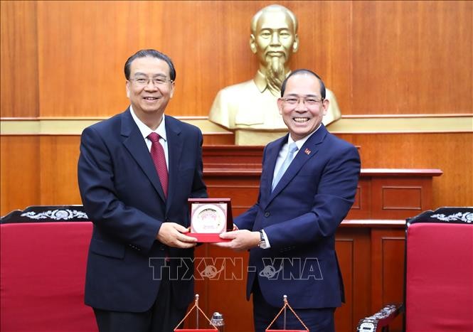 Cụ thể hóa hoạt động giao lưu nhân dân biên giới Việt Nam - Trung Quốc Cụ thể hóa hoạt động giao lưu nhân dân biên giới Việt Nam - Trung Quốc