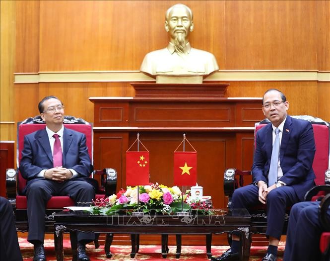 Cụ thể hóa hoạt động giao lưu nhân dân biên giới Việt Nam - Trung Quốc Cụ thể hóa hoạt động giao lưu nhân dân biên giới Việt Nam - Trung Quốc