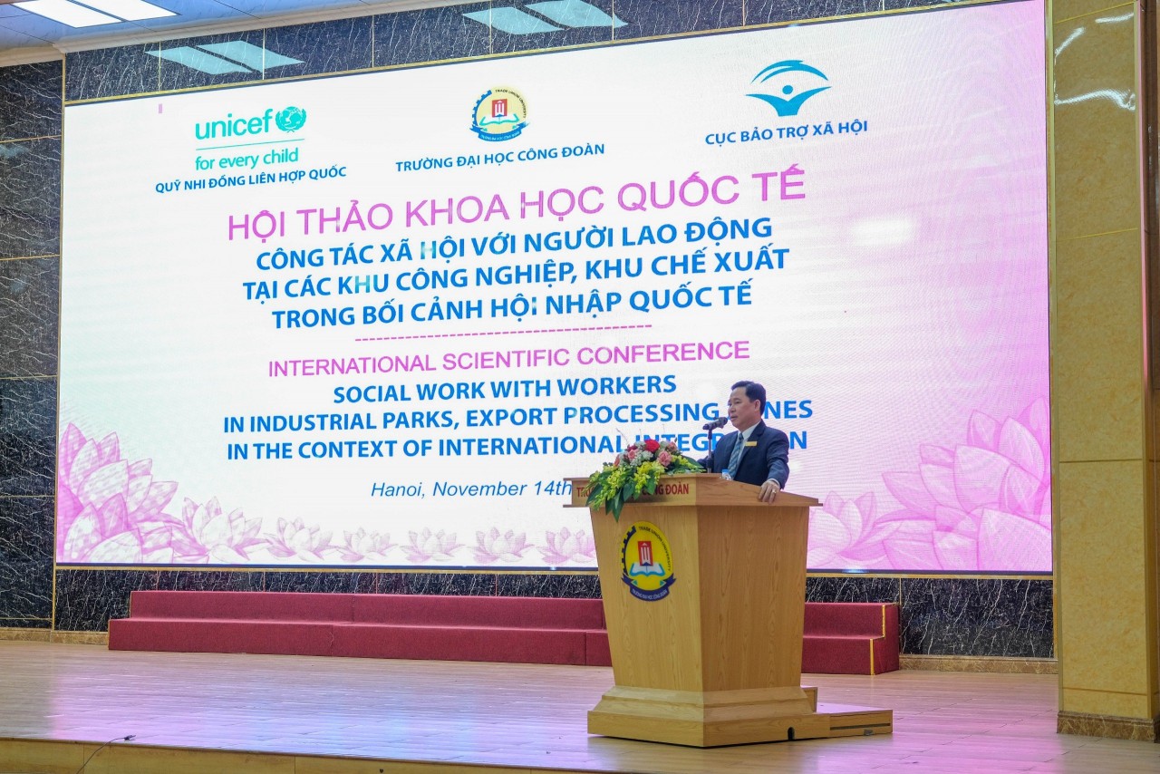 PGS.TS Lê Mạnh Hùng, Hiệu trưởng Trường Đại học Công đoàn phát biểu (Ảnh: L.D).
