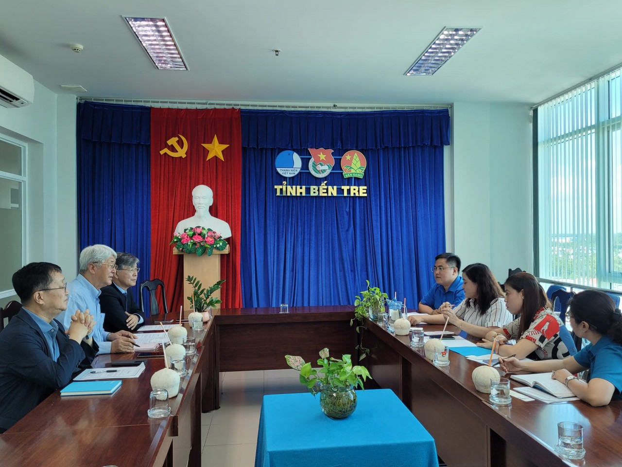 Global Vision Hàn Quốc đưa sách đến với học sinh Bến Tre