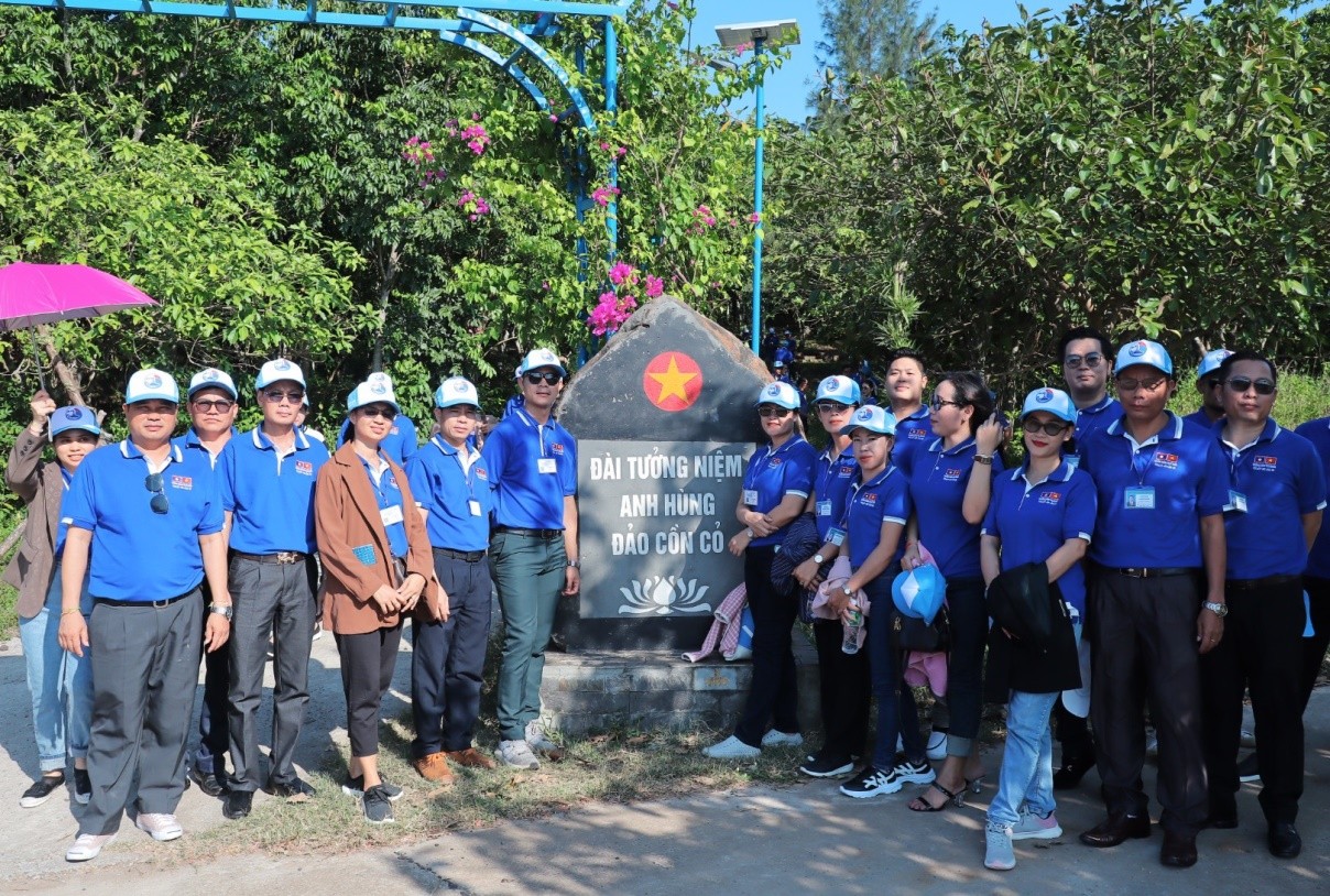 Lớp Trung cấp lý luận chính trị hệ tập trung khóa XII dành cho cán bộ hai tỉnh Salavan và Savannakhet, nước Cộng hòa dân chủ nhân dân Lào (năm 2023) đi nghiên cứu thực tế tại huyện đảo Cồn Cỏ Lớp Trung cấp lý luận chính trị hệ tập trung khóa XII dành cho cán bộ hai tỉnh Salavan và Savannakhet, nước Cộng hòa dân chủ nhân dân Lào (năm 2023) đi nghiên cứu thực tế tại huyện đảo Cồn Cỏ