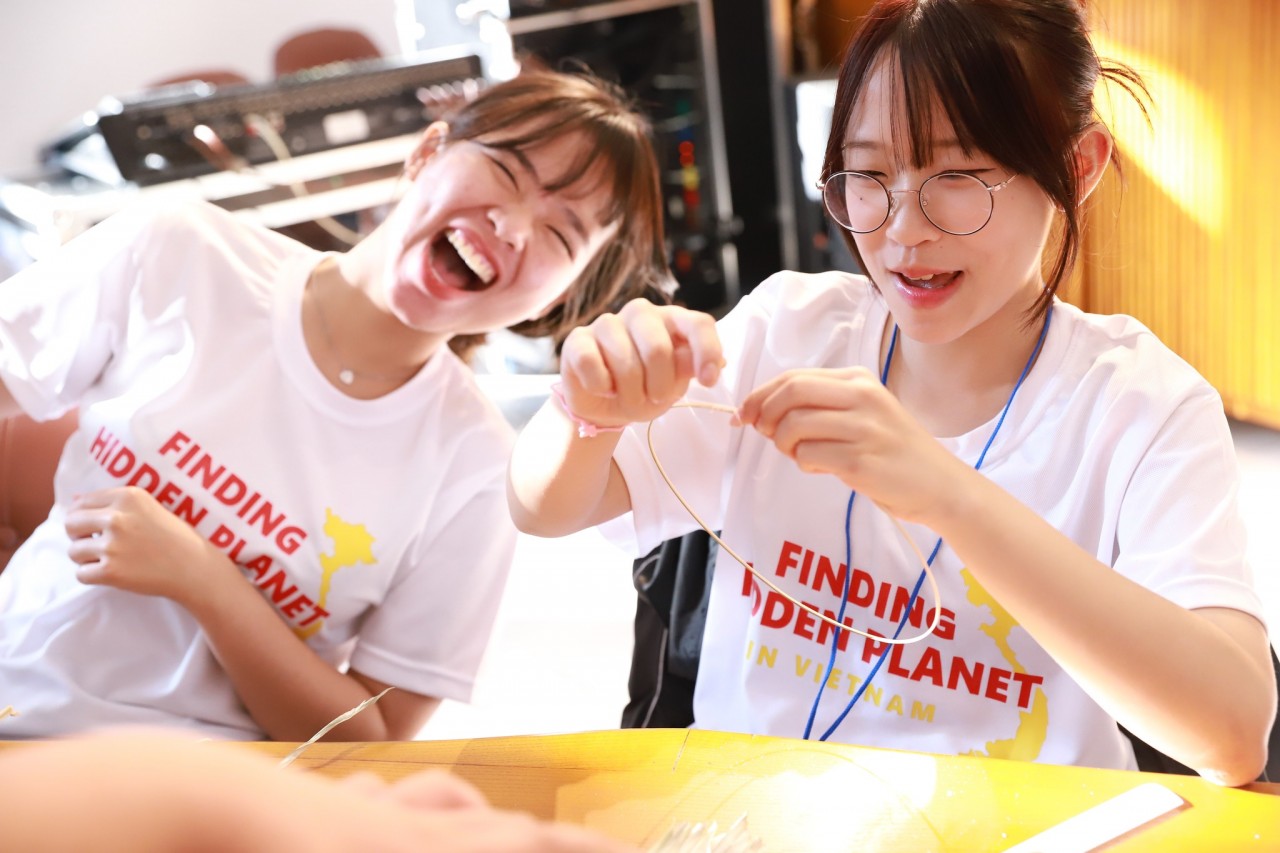 International Students Experience Making Vietnam’s Non La International Students Experience Making Vietnam’s Non La