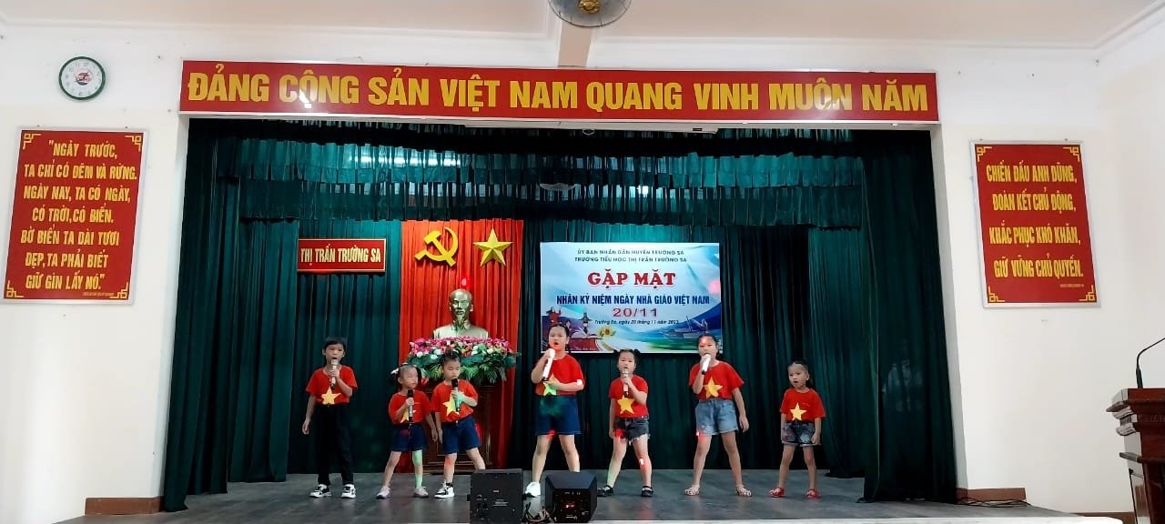 Các địa phương của huyện Trường Sa gặp mặt kỷ niệm Ngày Nhà giáo Việt Nam Các địa phương của huyện Trường Sa gặp mặt kỷ niệm Ngày Nhà giáo Việt Nam