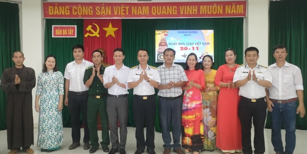 Các địa phương của huyện Trường Sa gặp mặt kỷ niệm Ngày Nhà giáo Việt Nam Các địa phương của huyện Trường Sa gặp mặt kỷ niệm Ngày Nhà giáo Việt Nam