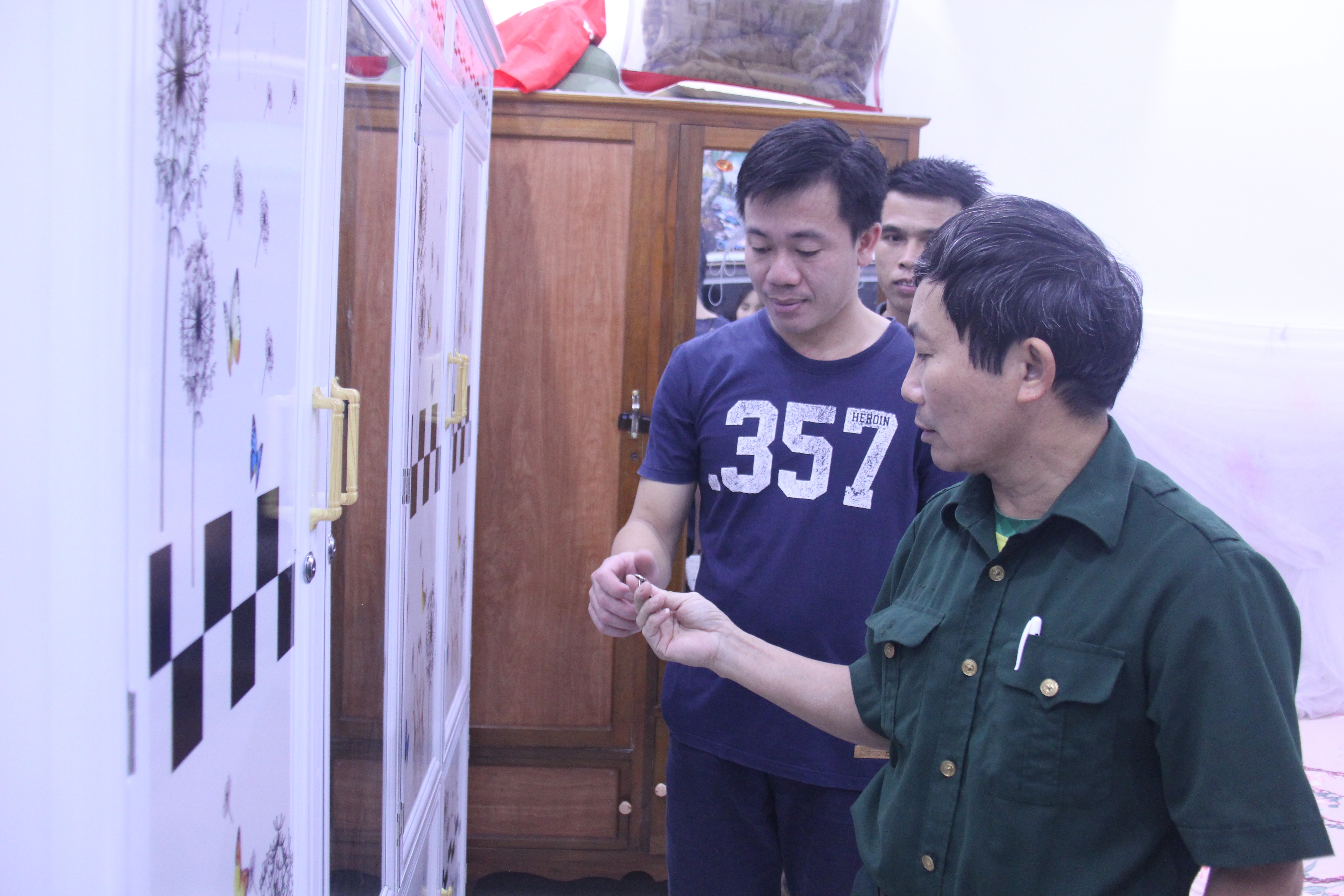 Lưu học sinh Lào dưới mái ấm gia đình Việt Lưu học sinh Lào dưới mái ấm gia đình Việt