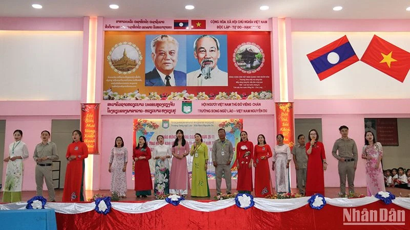 Kỷ niệm Ngày Nhà giáo Việt Nam tại Lào Kỷ niệm Ngày Nhà giáo Việt Nam tại Lào
