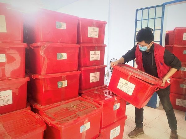Hỗ trợ khẩn cấp người dân bị ảnh hưởng bởi mưa lũ tại Huế Hỗ trợ khẩn cấp người dân bị ảnh hưởng bởi mưa lũ tại Huế