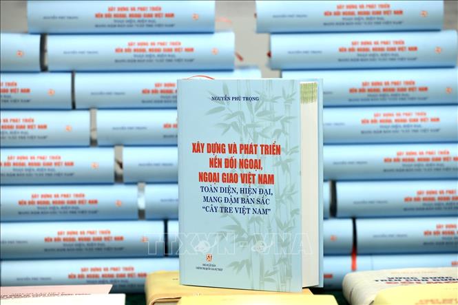 Ra mắt cuốn sách của Tổng Bí thư Nguyễn Phú Trọng về công tác đối ngoại Chú thích ảnh