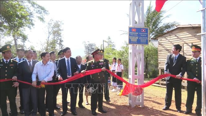 Thắt chặt quan hệ đoàn kết đặc biệt giữa hai tỉnh Quảng Bình và Khăm Muộn, Lào Thắt chặt quan hệ đoàn kết đặc biệt giữa hai tỉnh Quảng Bình và Khăm Muộn, Lào