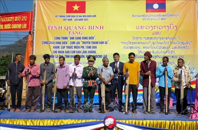 Thắt chặt quan hệ đoàn kết đặc biệt giữa hai tỉnh Quảng Bình và Khăm Muộn, Lào Thắt chặt quan hệ đoàn kết đặc biệt giữa hai tỉnh Quảng Bình và Khăm Muộn, Lào