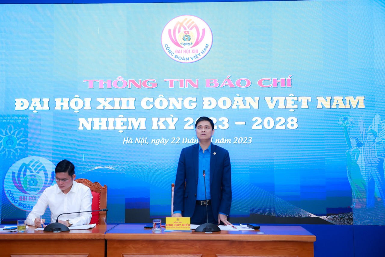 Ông Ngọ Duy Hiểu - Phó Chủ tịch Tổng LĐLĐ Việt Nam cung cấp thông tin tại cuộc họp (Ảnh: N.H) Ông Ngọ Duy Hiểu - Phó Chủ tịch Tổng LĐLĐ Việt Nam cung cấp thông tin tại cuộc họp (Ảnh: N.H)